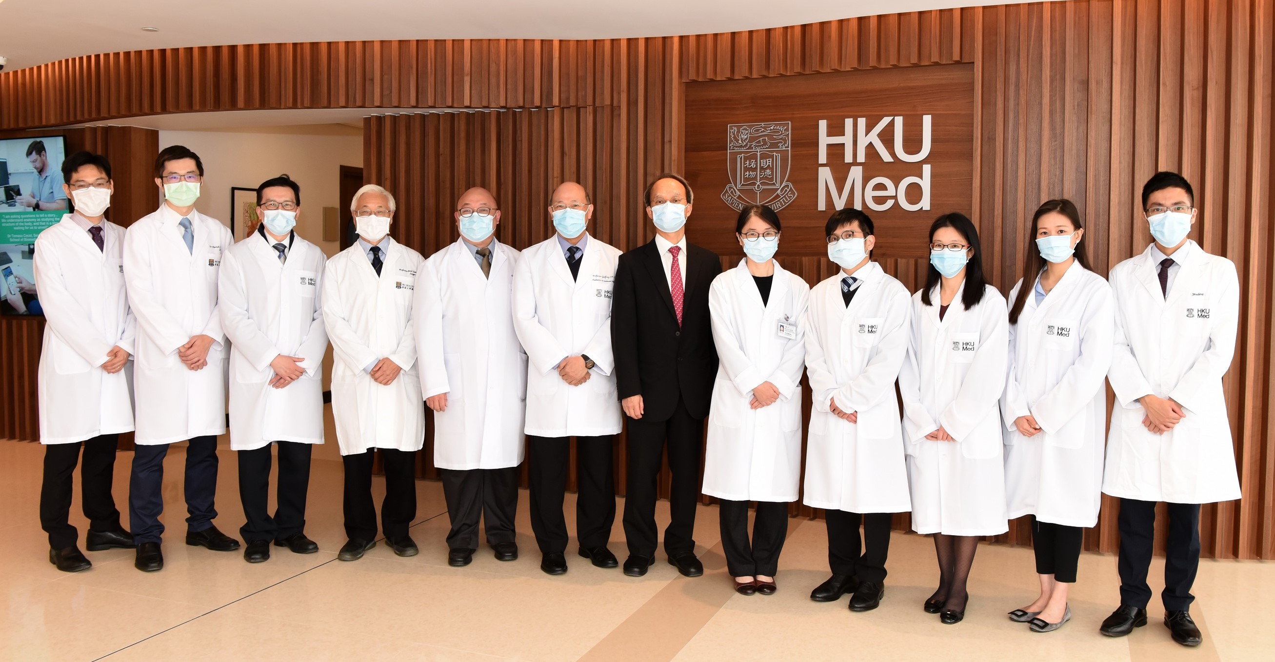 研究團隊合照，包括譚廣亨教授、鍾侃言醫生、陳志峰教授、劉宇隆教授。