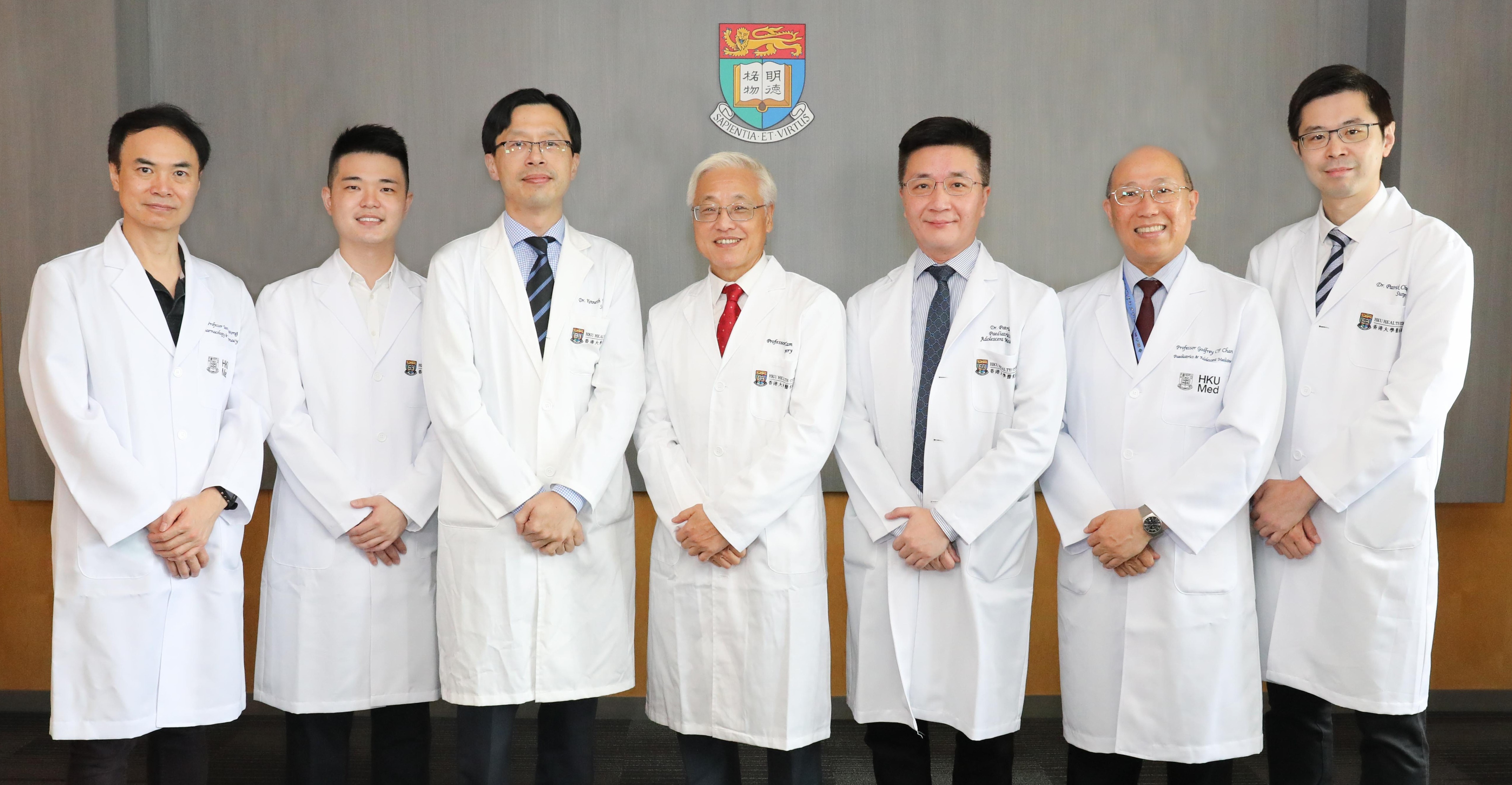 The research team from HKUMed, including Professor Ian Wong, Professor Paul Tam, Professor Godfrey Chan, and others.