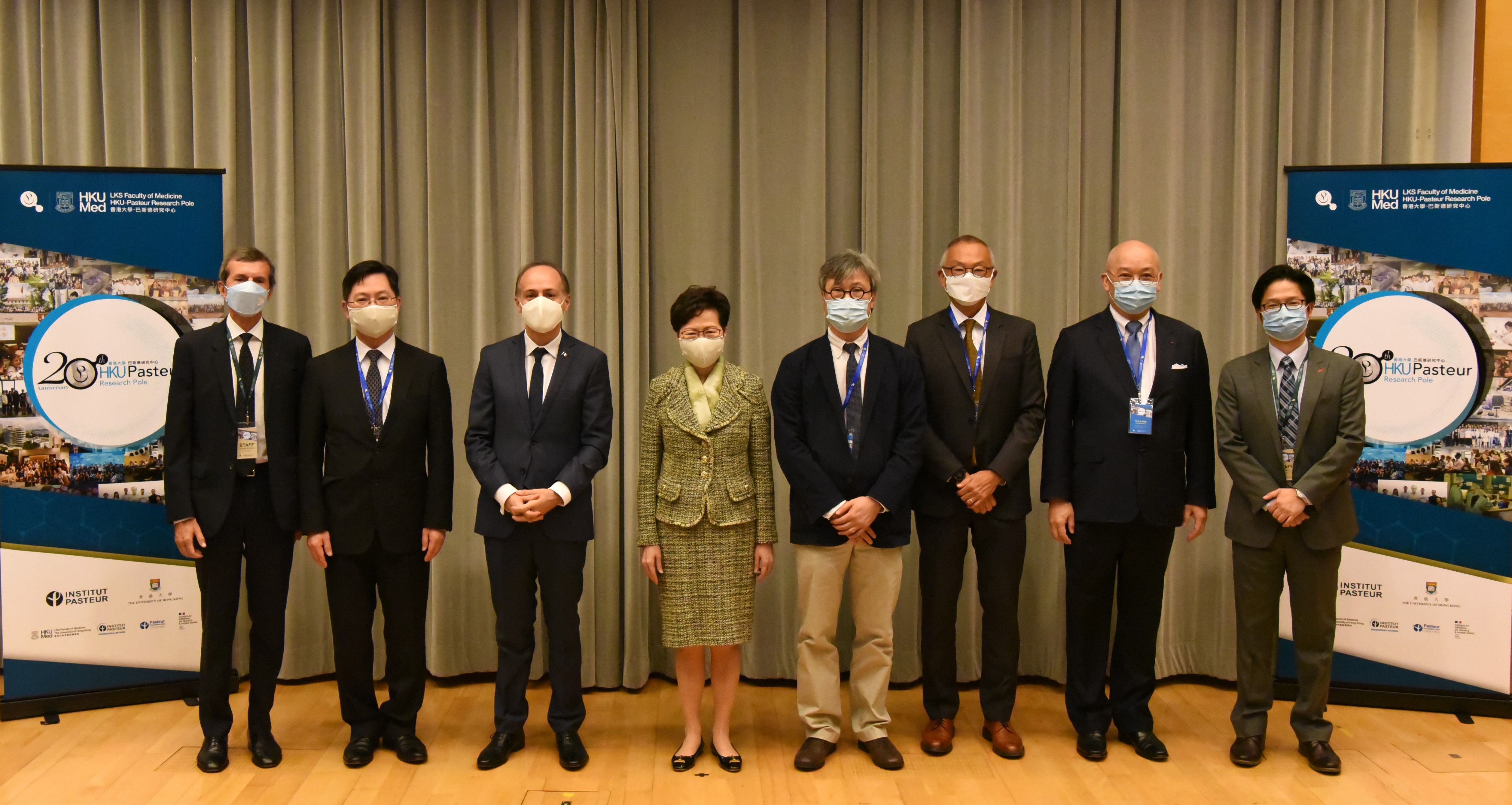 Attendees of the ceremony including Chief Executive of Hong Kong, Consul General of France, Director of the School, Co-Director of HKU-Pasteur Research Pole, and others.