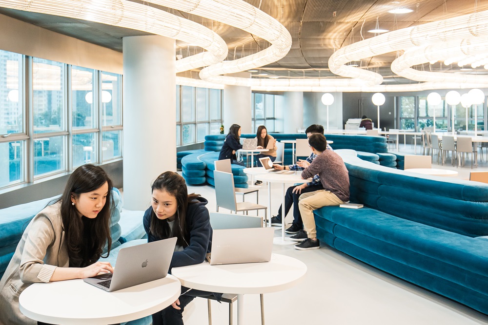 Students in the Learning Commons at HKUMed.